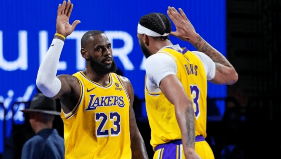 开云体育官网-浓眉哥重返赛场，爆冷首场状态出色，瑞士队观众沸腾！的简单介绍-开云体育官网