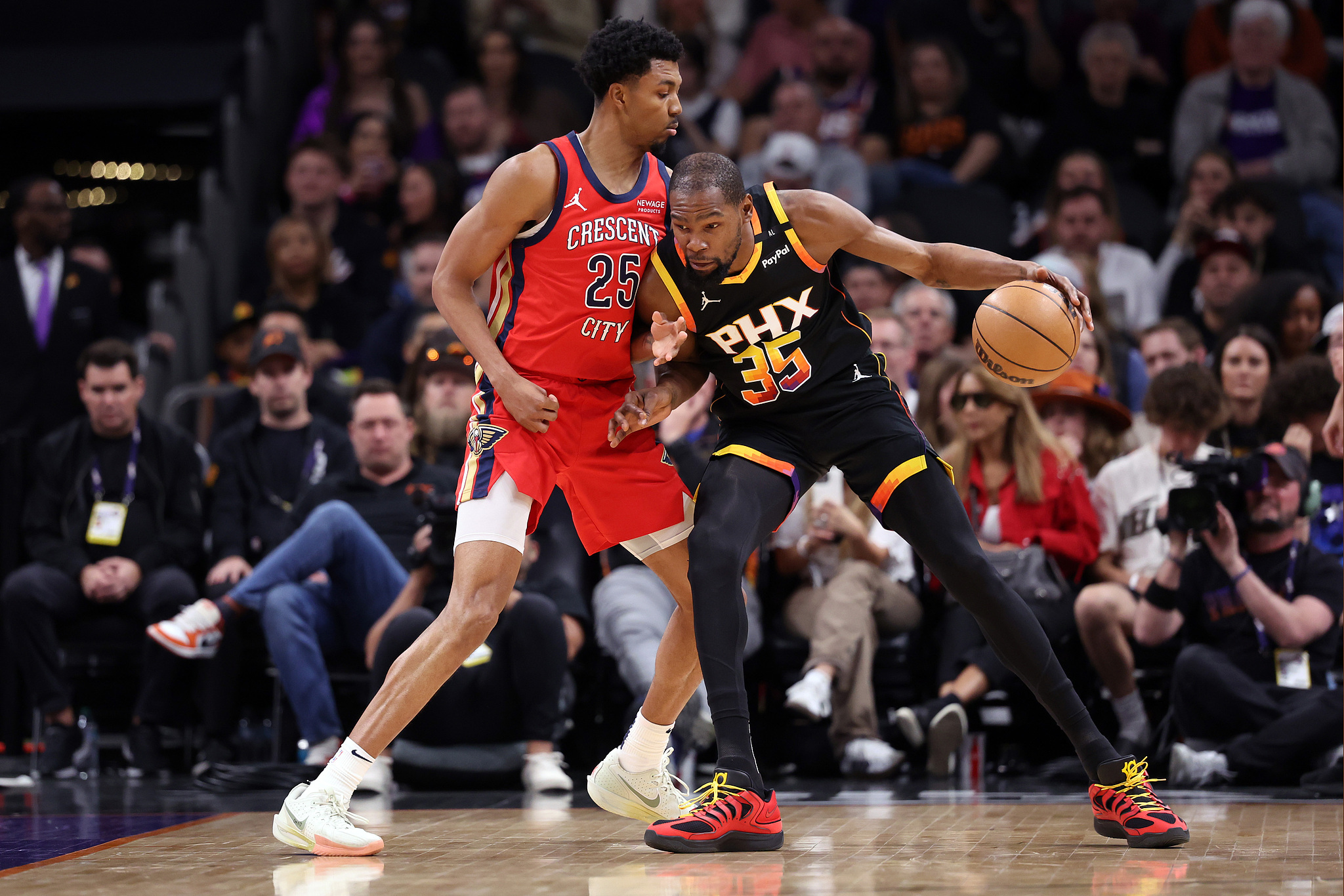 杜兰特重要时刻比赛局势复杂,巴塞罗那带队取胜! 杜兰特重要时刻比赛局势复杂,巴塞罗那带队取胜!