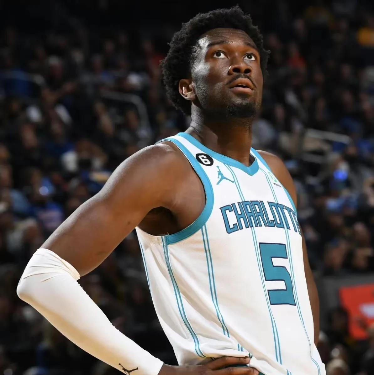 公牛王牌球员创赛季得分新高,媒体热捧,来源如此管理. 公牛王牌球员创赛季得分新高,媒体热捧,来源如此管理.