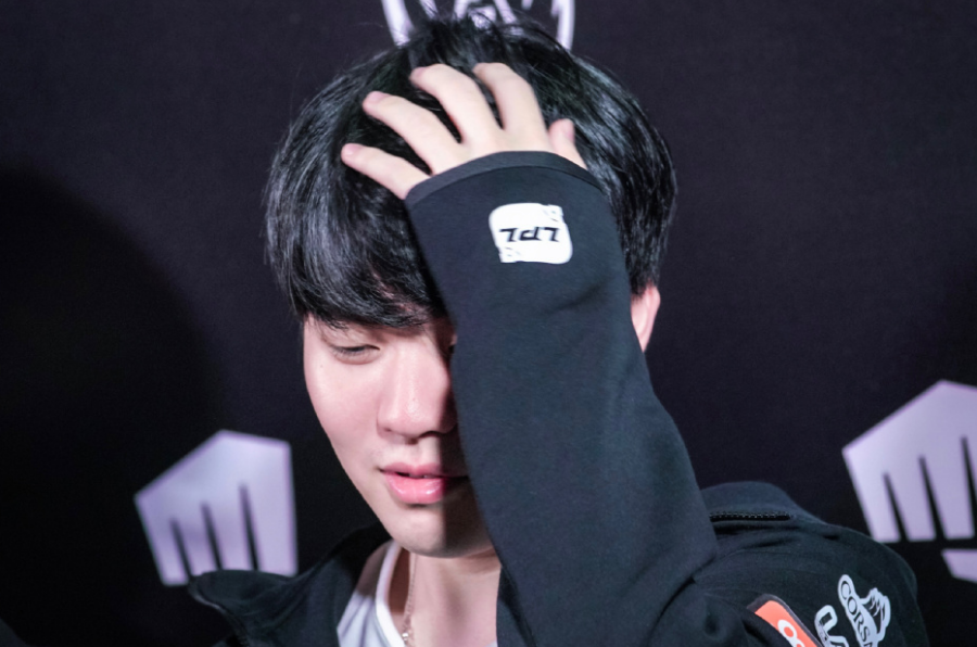 表现优异引发热议!,Rookie在FPX比赛中锐不可当热度持续攀升 表现优异引发热议!,Rookie在FPX比赛中锐不可当热度持续攀升