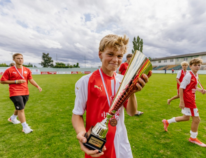 关于全明星赛赛程吃紧，尼斯赛前内部沟通，态度坚定，球探报告显示潜力的信息