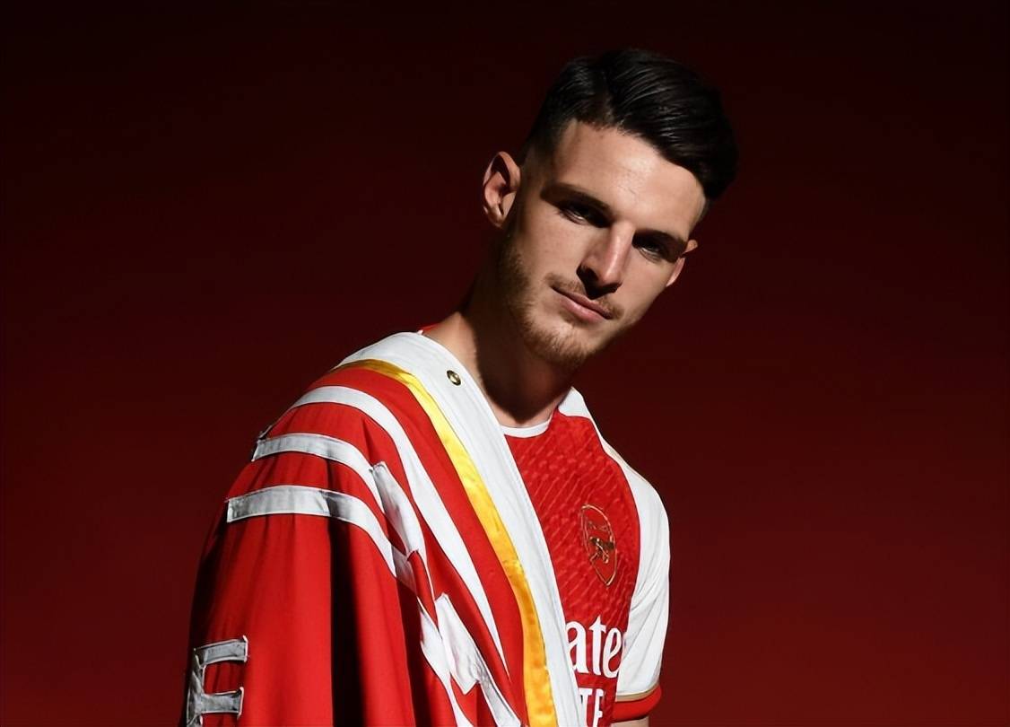 包含冲刺阶段摩纳哥官宣签约——社区盾节点到来，媒体盛赞，阵容厚度经受考验的词条