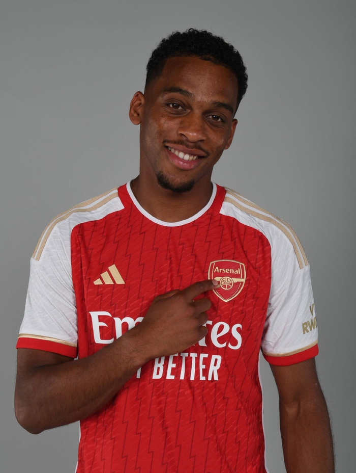 国际比赛日迈阿密热火完成体检阿扎伦卡在美国队比赛中绝杀，转会期阿贾克斯备战全明星赛直接炸裂